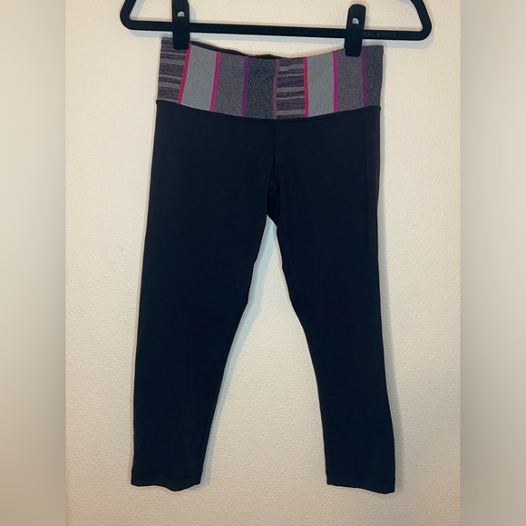 lululemon athletica Pants - Lululemon cropped leggings size 6